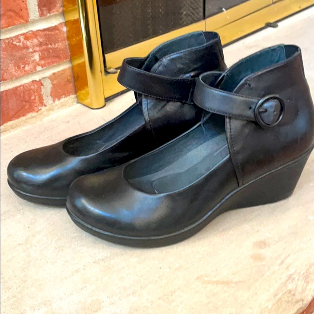 Dansko wedge Mary Jane size 40 Black